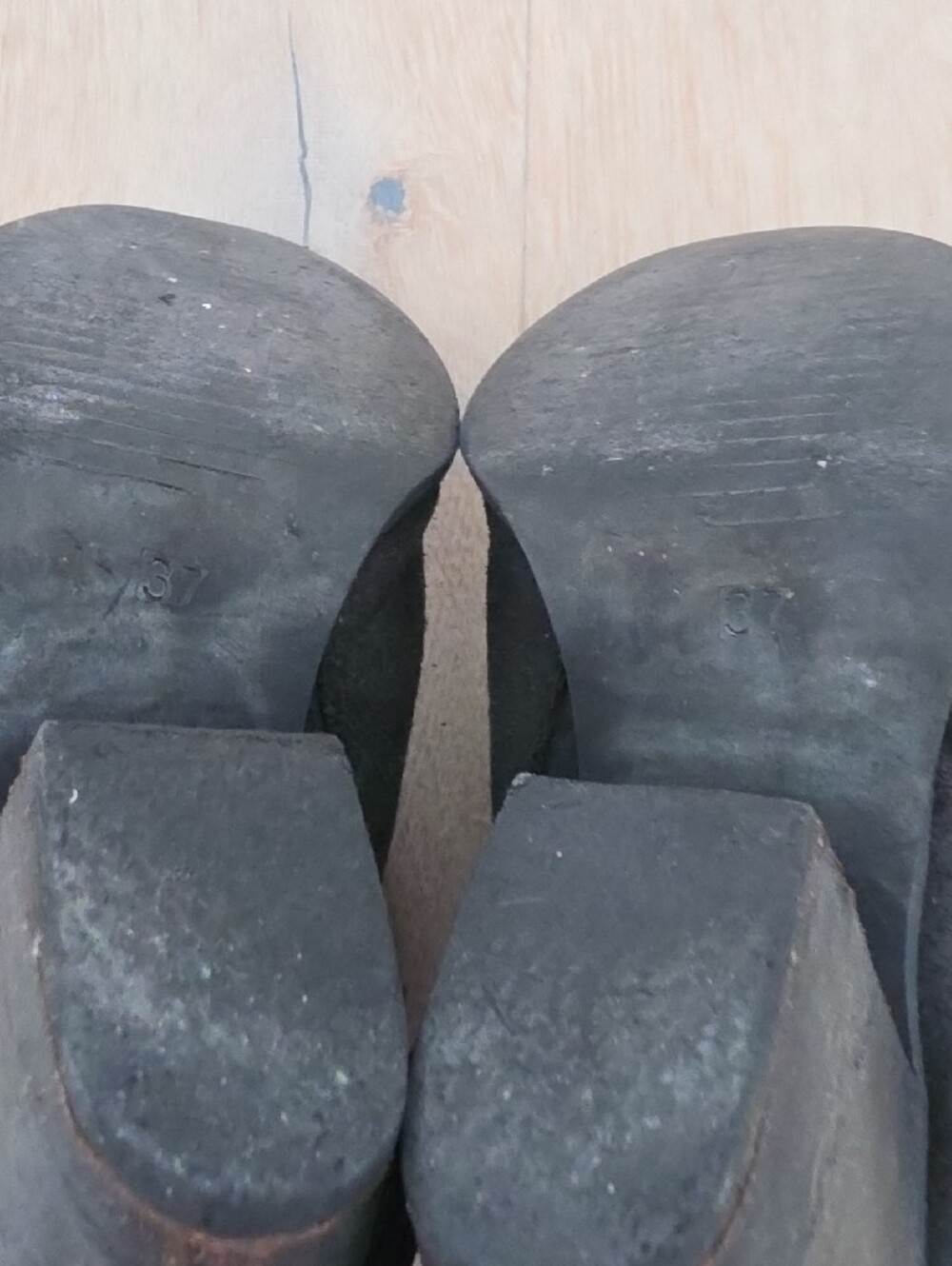 Kaanas Gobi Clog Bootie - Picture 10 of 12